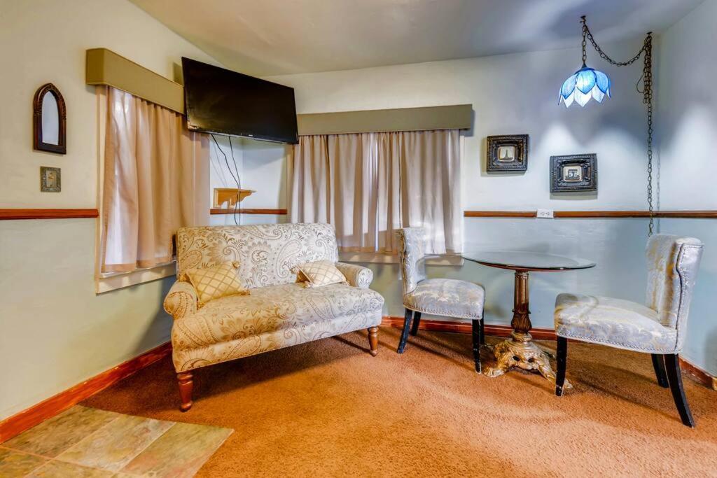 Cliff House Lodge And Hot Tub Cottages มอร์ริสัน ภายนอก รูปภาพ
