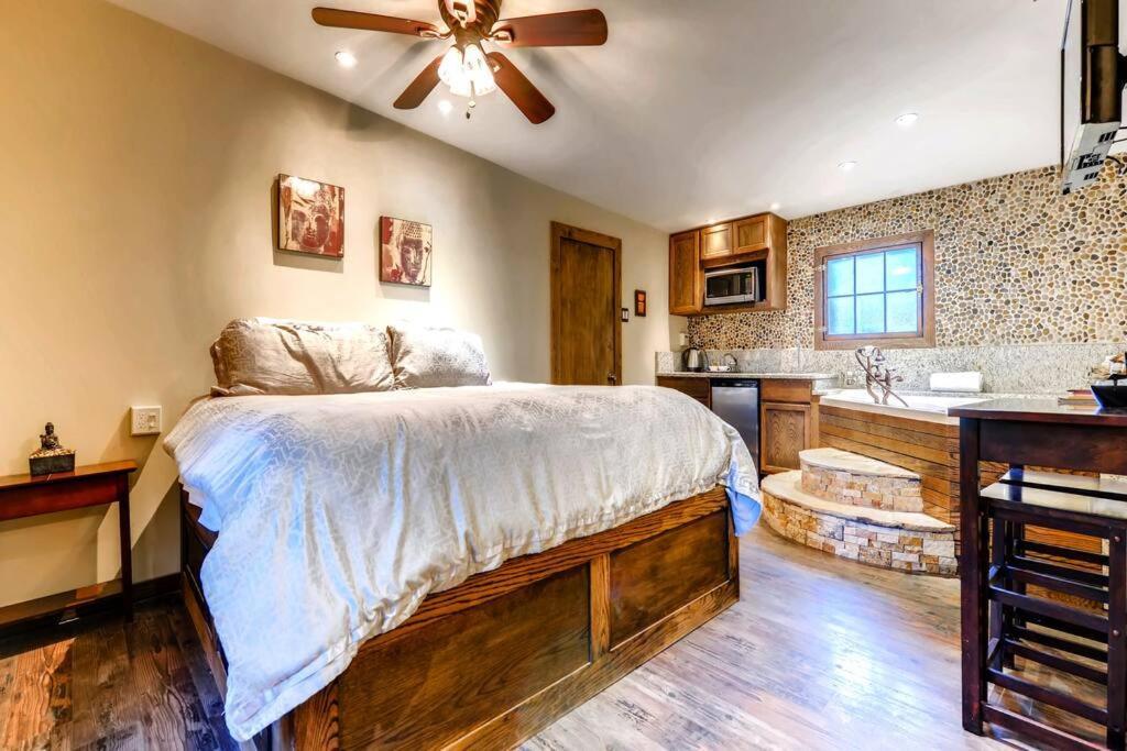 Cliff House Lodge And Hot Tub Cottages มอร์ริสัน ภายนอก รูปภาพ