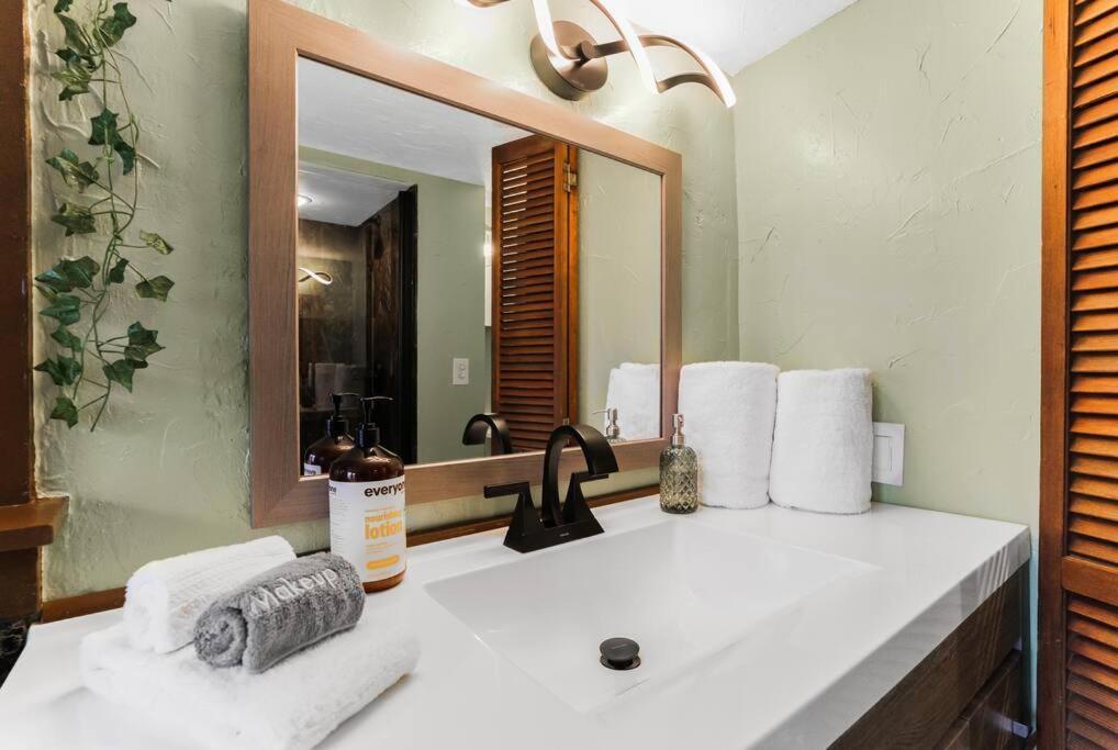 Cliff House Lodge And Hot Tub Cottages มอร์ริสัน ภายนอก รูปภาพ