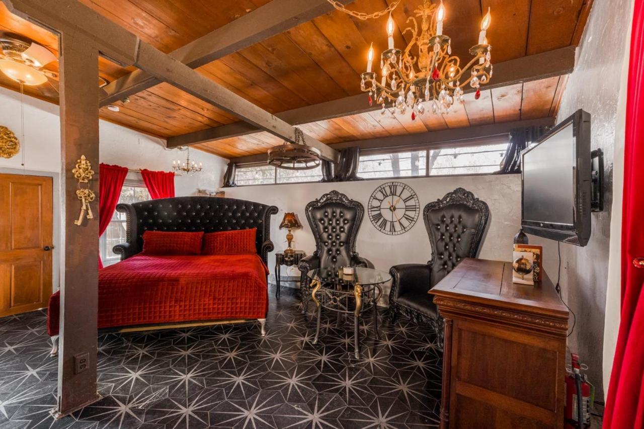 Cliff House Lodge And Hot Tub Cottages มอร์ริสัน ภายนอก รูปภาพ