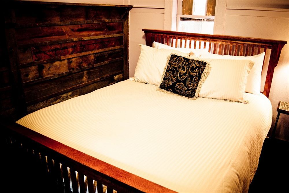 Cliff House Lodge And Hot Tub Cottages มอร์ริสัน ภายนอก รูปภาพ